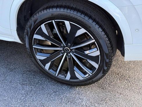 Certified 2025 Volvo XC90 B6 Plus image 8