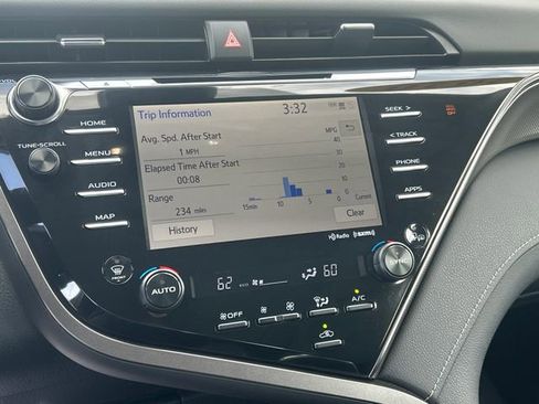 Used 2020 Toyota Camry XSE image 19