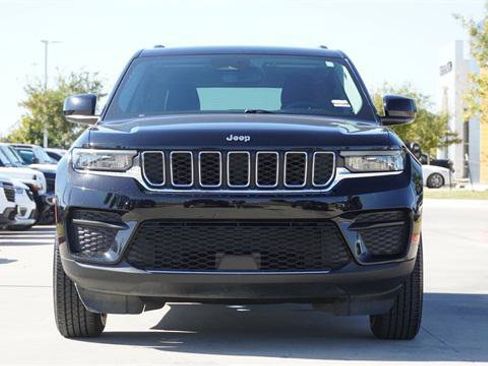 Certified 2023 Jeep Grand Cherokee Laredo w/ Luxury Tech Group I image 2