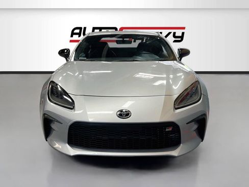 Used 2026 Toyota GR86 w/ ALL Weather Mat Package (TMS) RWD image 2