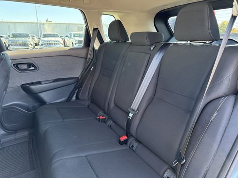 Used 2023 Nissan Rogue S image 29