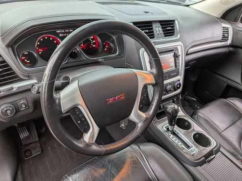 Used 2014 GMC Acadia SLT image 2
