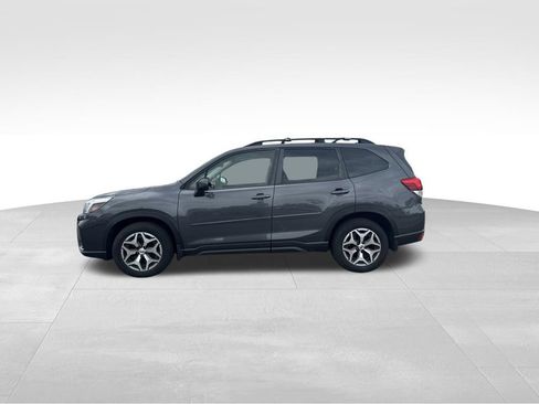 Used 2021 Subaru Forester Premium AWD/4WD image 3