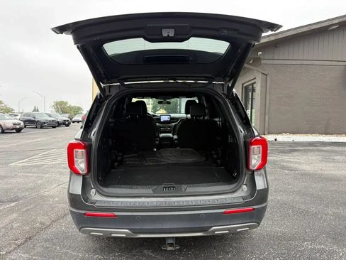 Used 2020 Ford Explorer XLT w/ Equipment Group 202A AWD/4WD image 10