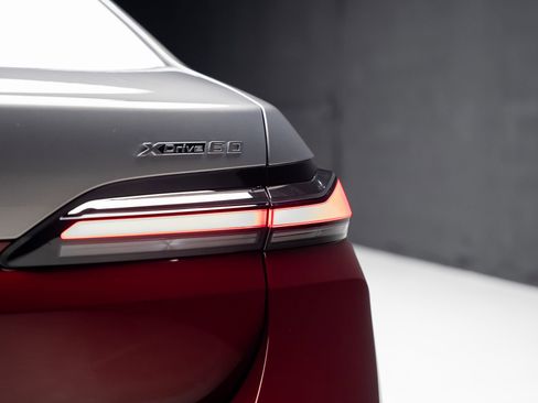 Used 2023 BMW i7 xDrive60 w/ Executive Package 2 image 30