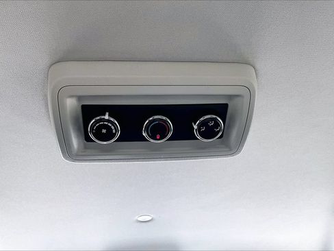 Used 2019 Dodge Grand Caravan SE FWD image 34