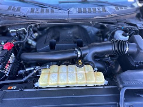 Certified 2019 Ford F150 Lariat image 28