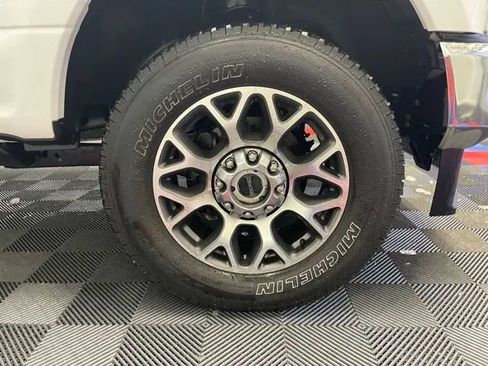 Used 2022 Ford F250 Lariat w/ FX4 Off-Road Package image 19