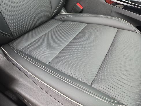 Used 2023 Buick Envision Essence FWD image 18