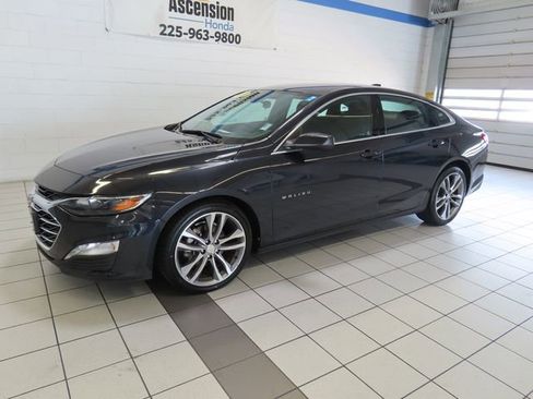 Used 2023 Chevrolet Malibu LT FWD image 2