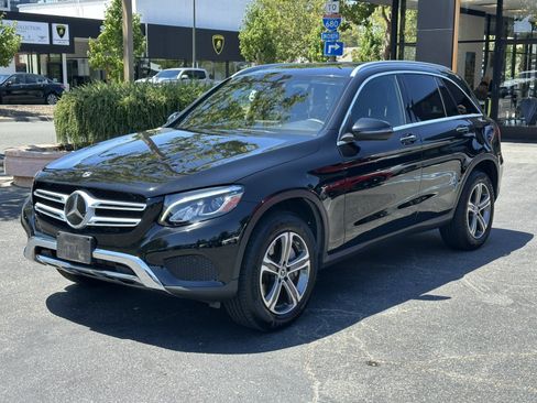 Used 2019 Mercedes-Benz GLC 350e 4MATIC image 3