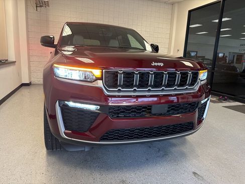 New 2026 Jeep Grand Cherokee Limited AWD/4WD image 9