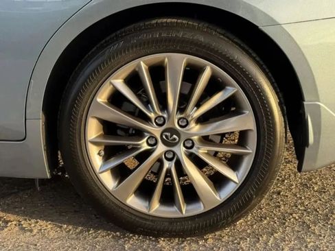 Used 2019 INFINITI Q50 Luxe w/ Essential Package (3.0T Luxe) AWD/4WD image 18