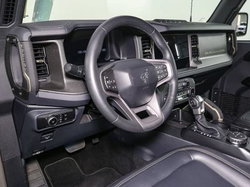Used 2025 Ford Bronco Badlands AWD/4WD image 18