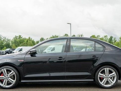 Used 2017 Volkswagen Jetta GLI FWD image 9