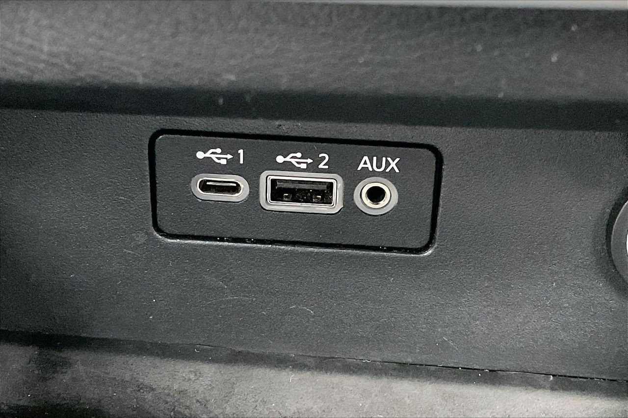 Used 2024 Nissan Altima 2.5 SV FWD image 16