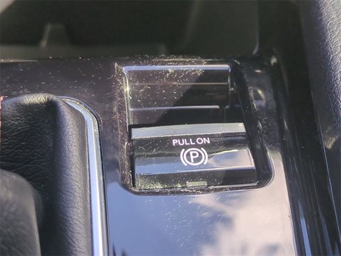 Certified 2022 Jeep Compass Limited image 25