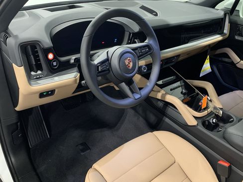 New 2026 Porsche Cayenne image 4