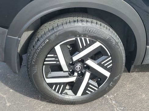 Certified 2025 Nissan Kicks SV w/ Charging Package image 10