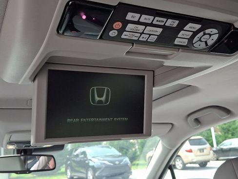Used 2018 Honda Pilot Elite image 13