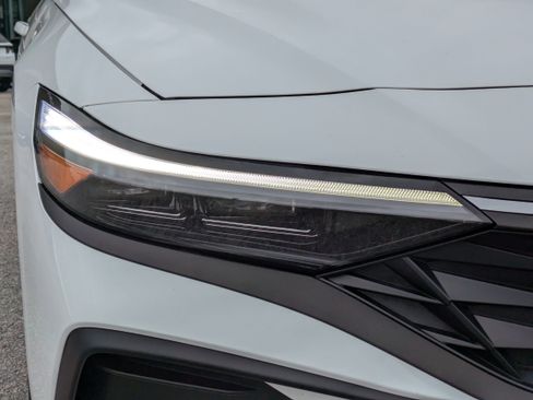 Certified 2025 Hyundai Elantra Sport image 10