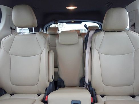 Certified 2024 Toyota Sienna XLE image 16