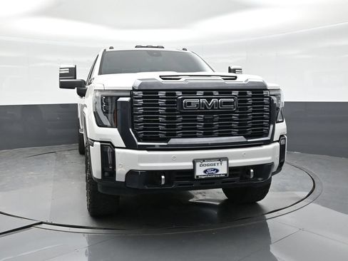 Used 2024 GMC Sierra 2500 Denali Ultimate w/ Max Trailering Package AWD/4WD image 13