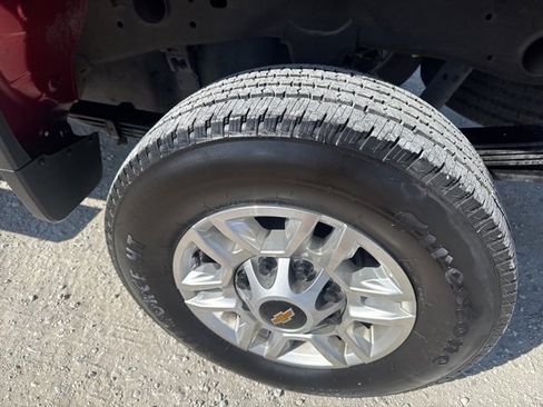 Used 2024 Chevrolet Silverado 2500 LT w/ Convenience Package image 18