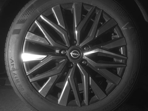 Used 2025 Nissan Altima 2.5 SV FWD image 15