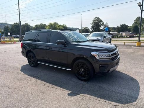 Used 2023 Ford Expedition XLT RWD image 14