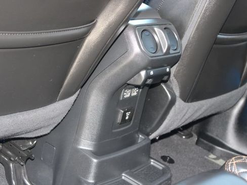 Used 2023 Jeep Wrangler Unlimited Sahara AWD/4WD image 39