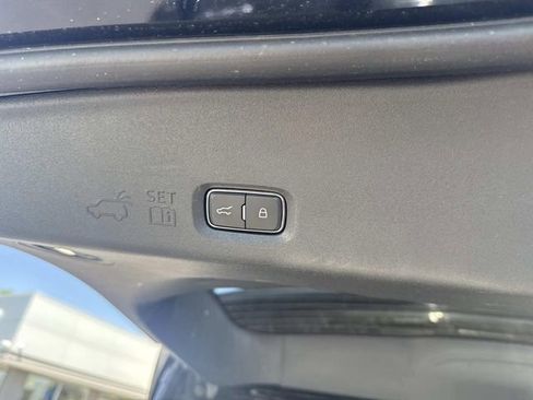 Used 2025 Ford Expedition Active AWD/4WD image 8