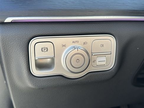 Certified 2025 Mercedes-Benz GLS 450 4MATIC image 36