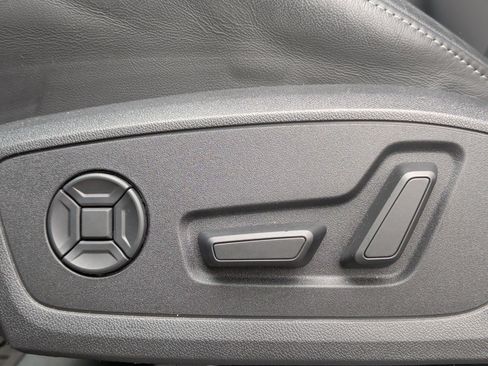 Certified 2024 Audi Q3 2.0T Premium Plus w/ Premium Plus Package image 32