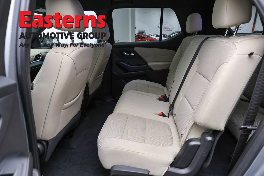 Used 2023 Chevrolet Traverse LS FWD image 23