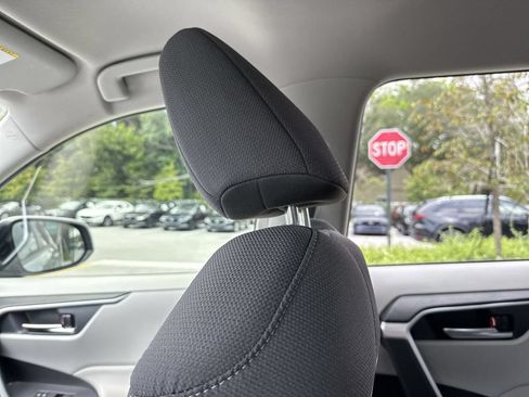 Used 2021 Toyota RAV4 XLE FWD image 16
