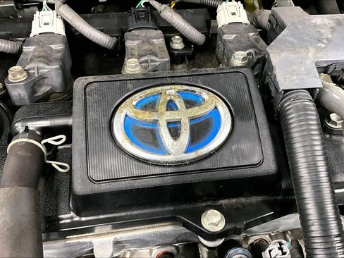 Used 2021 Toyota Corolla LE FWD image 32