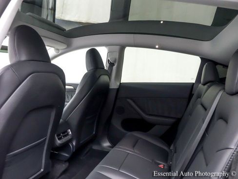 Used 2024 Tesla Model Y Long Range AWD/4WD image 15