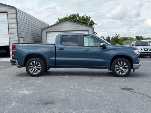 Used 2024 Chevrolet Silverado 1500 LT AWD/4WD image 4