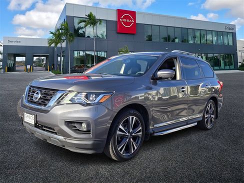 Used 2019 Nissan Pathfinder Platinum image 1