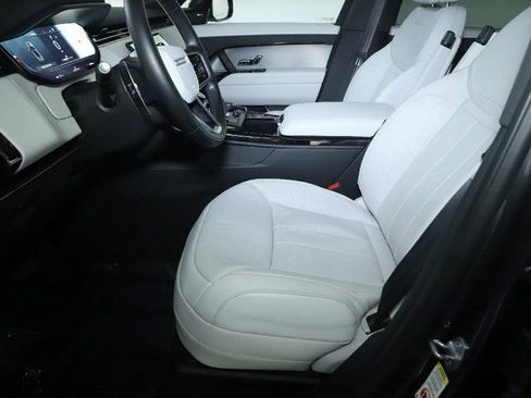 Used 2023 Land Rover Range Rover Sport SE image 17