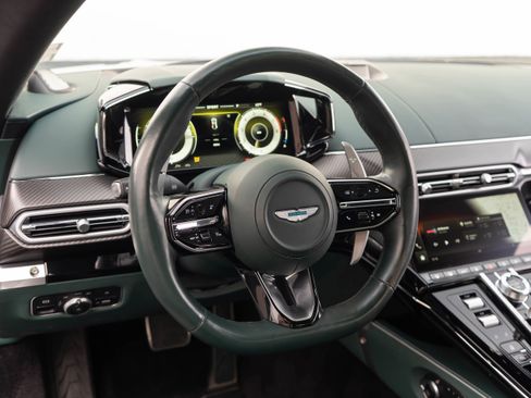 Used 2025 Aston Martin V8 Vantage Coupe image 10