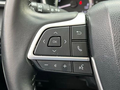 Used 2023 Toyota Highlander XLE image 21