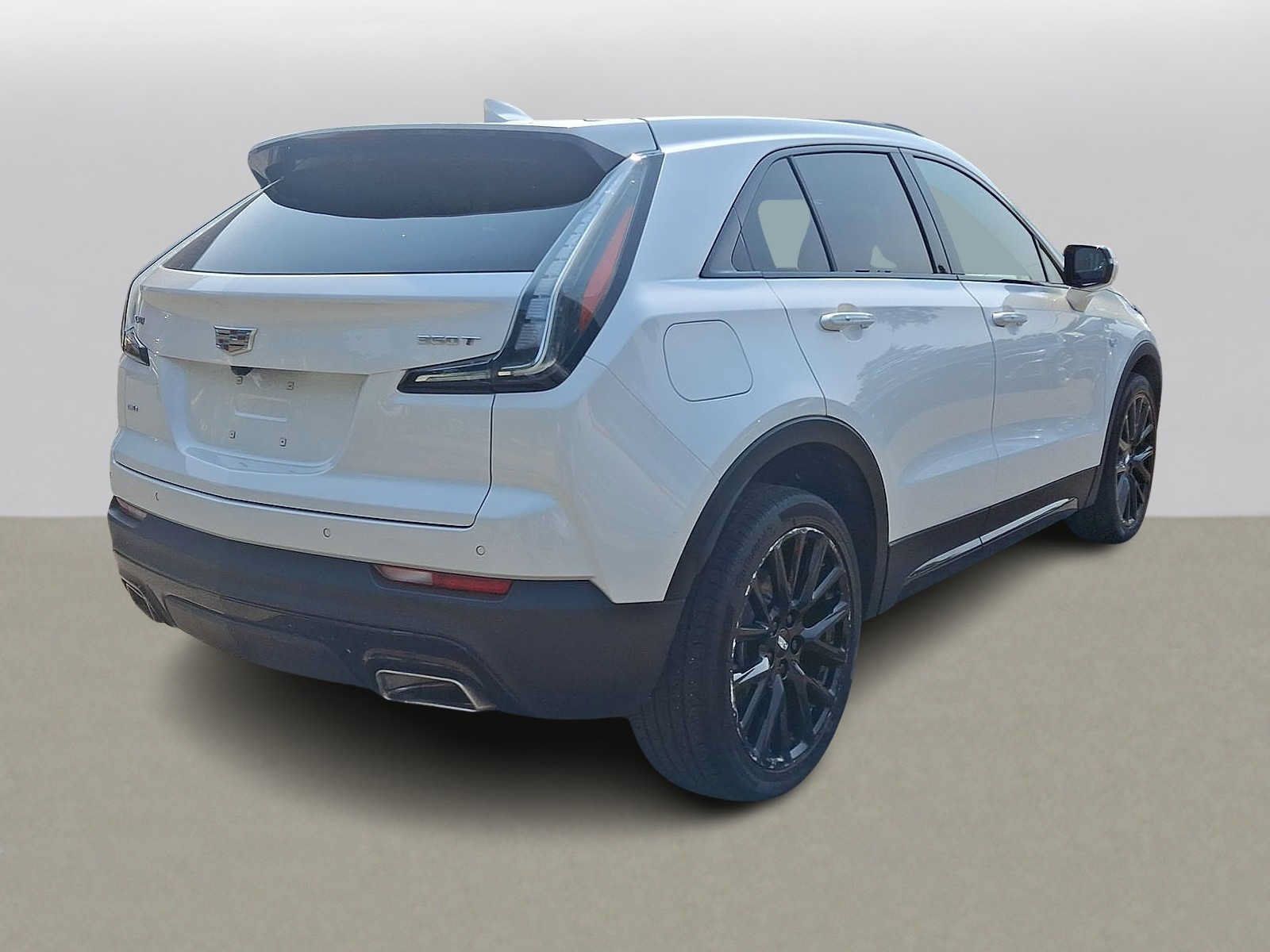 Used 2023 Cadillac XT4 Sport AWD/4WD image 31