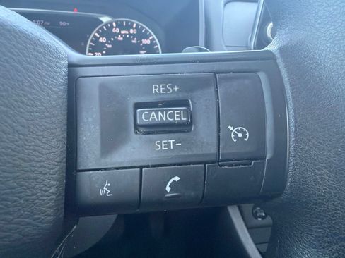 Used 2025 Nissan Rogue S FWD image 21