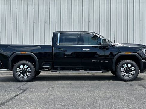 New 2025 GMC Sierra 2500 Denali w/ Technology Package image 4