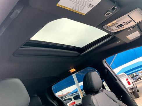 Used 2024 Toyota Sienna XLE Woodland Edition image 13