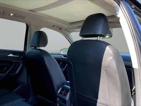 Used 2023 Volkswagen Tiguan SE w/ Panoramic Sunroof Package AWD/4WD image 15