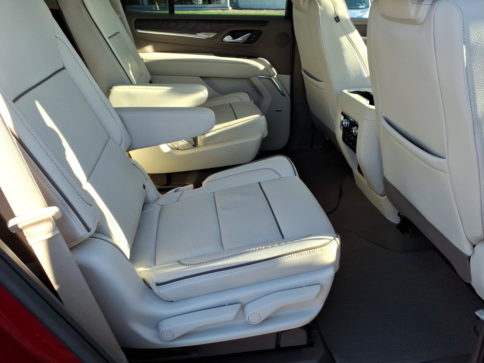 Certified 2023 GMC Yukon Denali w/ Advanced Technology Package AWD/4WD image 28