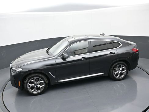 Used 2025 BMW X4 xDrive30i AWD/4WD image 32